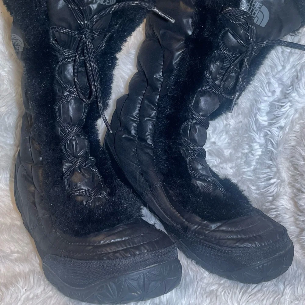 The North Face Women's Black Insulated Fur-Trim Winter Boots size 8